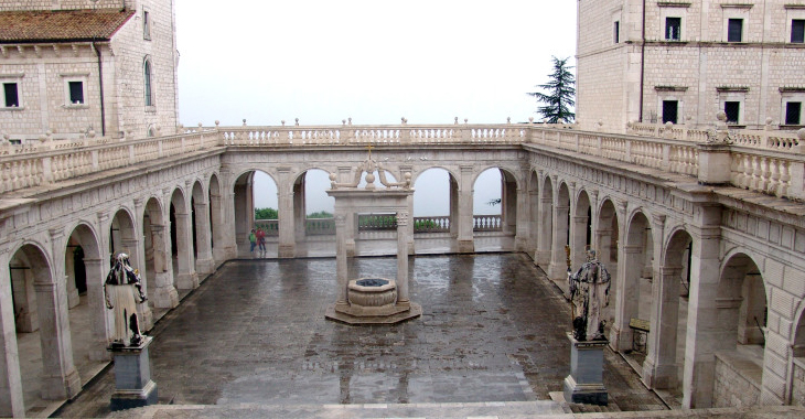 Foto 1 Montecassino Abbey and WW2 Battlefields from Rome